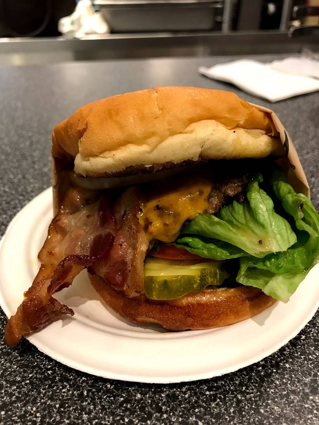 Johnny Rockets | restaurant | 1600 Old Louisquisset Pike, Lincoln, RI 02865, USA | 4014758446 OR +1 401-475-8446