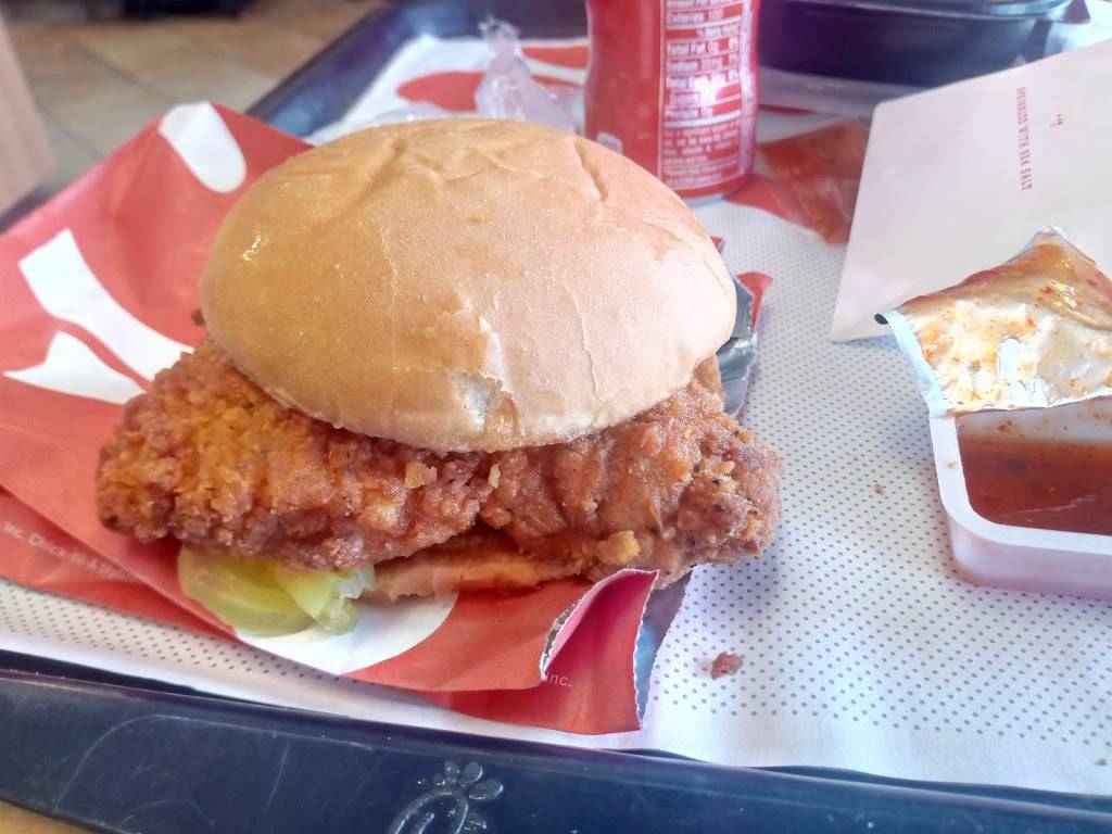 Chick-fil-A | restaurant | 501 Memorial Dr, Chicopee, MA 01020, USA | 4135924500 OR +1 413-592-4500