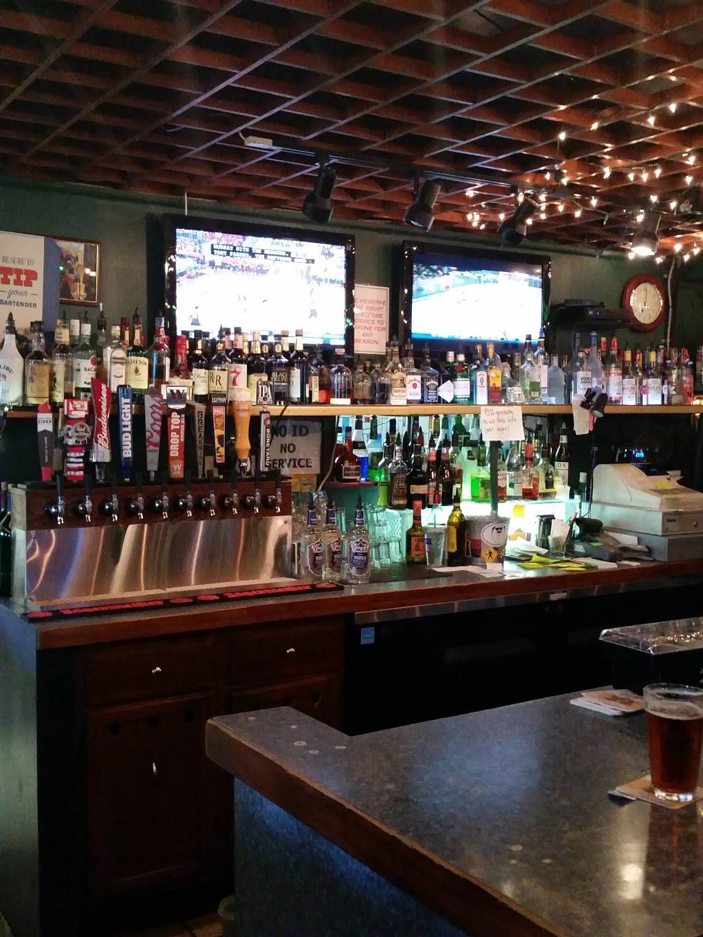 McQueens Bar & Grill | restaurant | 14680 SE River Rd, Milwaukie, OR 97267, USA | 5033539311 OR +1 503-353-9311