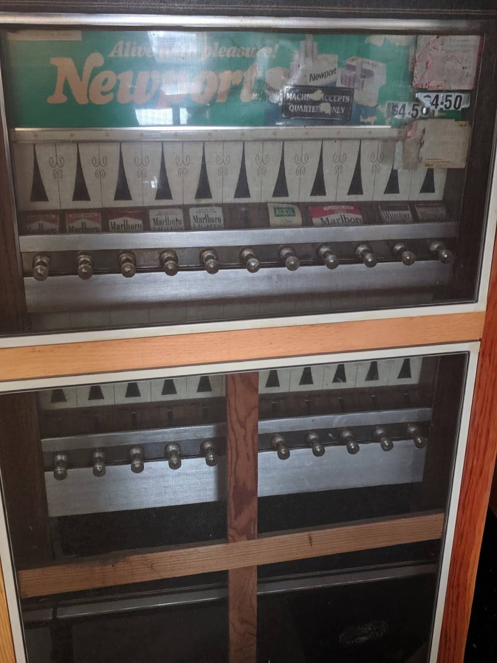 Jos Place | restaurant | 751 N Delphine Ave, Waynesboro, VA 22980, USA | 5409490221 OR +1 540-949-0221