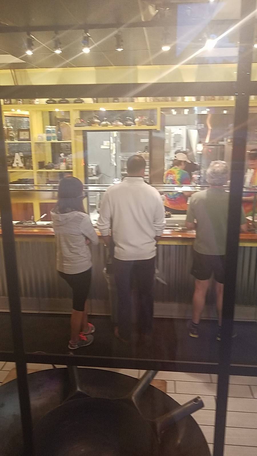 Ziingo | restaurant | 3830 W Centre Ave, Portage, MI 49024, USA | 2694591090 OR +1 269-459-1090