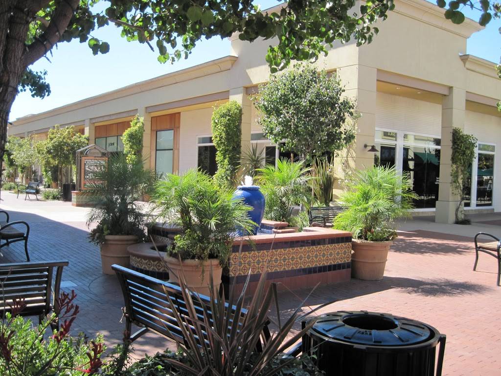 La Cumbre Plaza | shopping mall | 121 S Hope Ave, Santa Barbara, CA 93105, USA | 8056876458 OR +1 805-687-6458