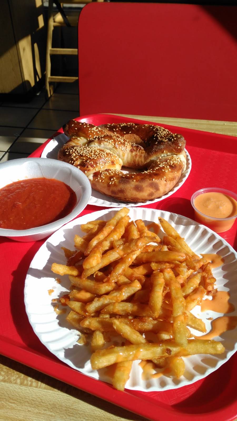 Caramels Ice Cream & Pizza | restaurant | 700 Reisterstown Rd, Pikesville, MD 21208, USA | 4104862365 OR +1 410-486-2365