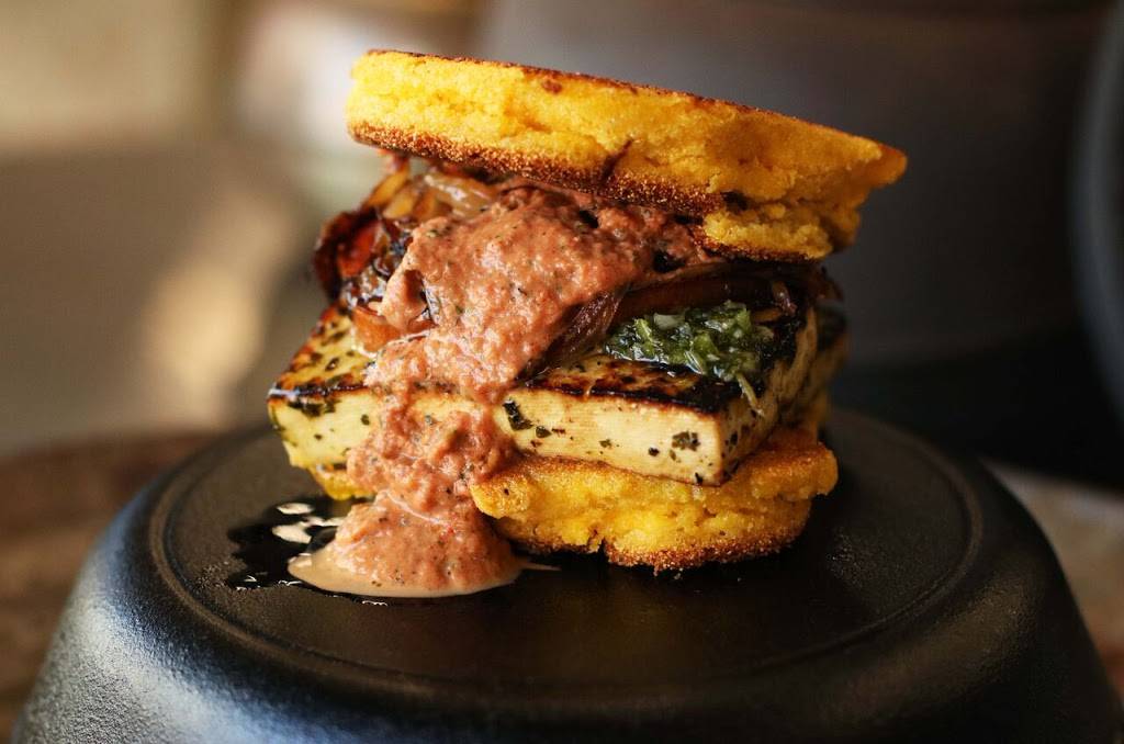 Boomtown Biscuits & Whiskey | restaurant | 1201 Broadway St, Cincinnati, OH 45202, USA | 5133812666 OR +1 513-381-2666