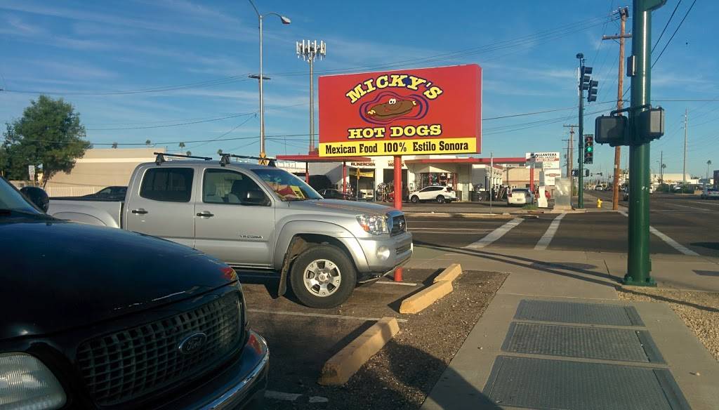 Mickys Hot Dogs | restaurant | 108 W Broadway Rd, Mesa, AZ 85210, USA | 4806687777 OR +1 480-668-7777