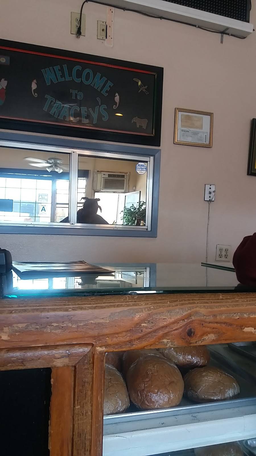 Traceys | restaurant | 3810 S Western Ave, Los Angeles, CA 90062, USA | 3237352166 OR +1 323-735-2166