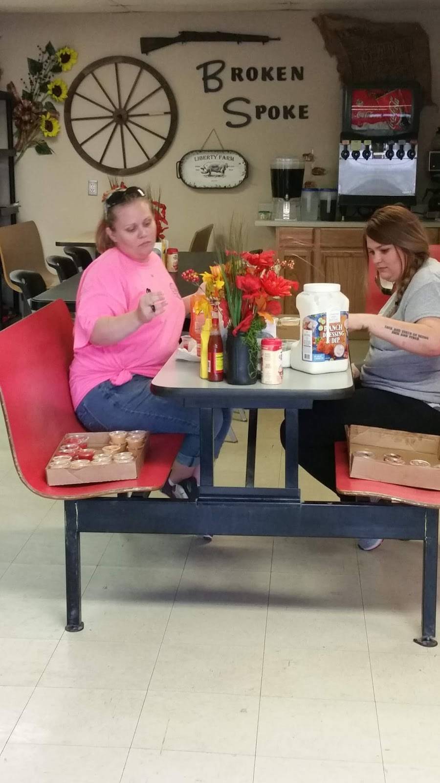 The Broken Spoke | restaurant | 150 TN-186, Humboldt, TN 38343, USA | 7314742031 OR +1 731-474-2031