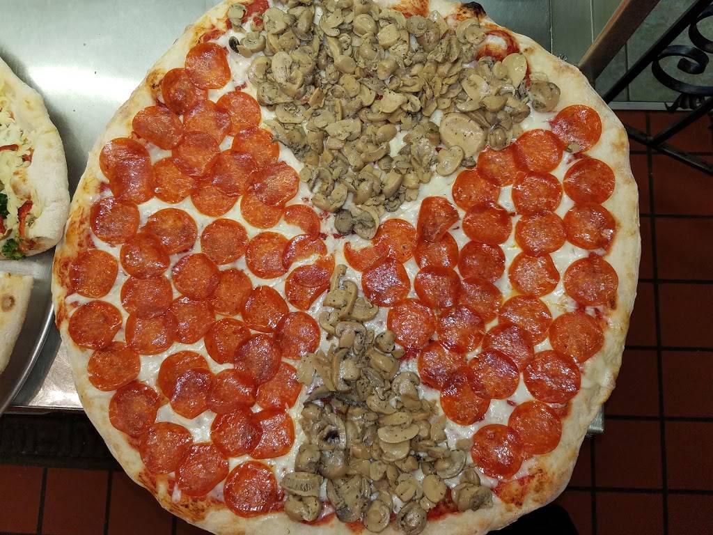 Catanias Pizza | restaurant | 2260 Central Park Ave, Yonkers, NY 10710, USA | 9147795105 OR +1 914-779-5105