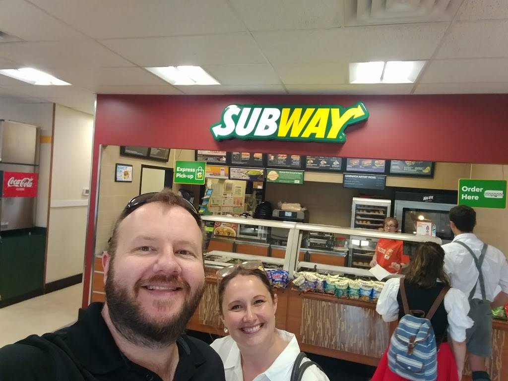 Subway | restaurant | Macs Convenience Store, 1320 Walker Rd, Windsor, ON N8Y 4T9, Canada | 5199710143 OR +1 519-971-0143