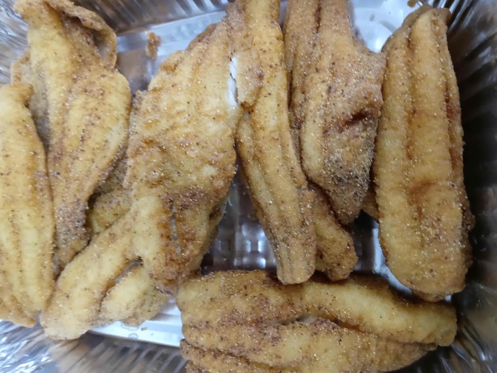 JCs Crumpys Hotwings Chelsea | restaurant | 2171 Chelsea Ave, Memphis, TN 38108, USA | 9012498207 OR +1 901-249-8207