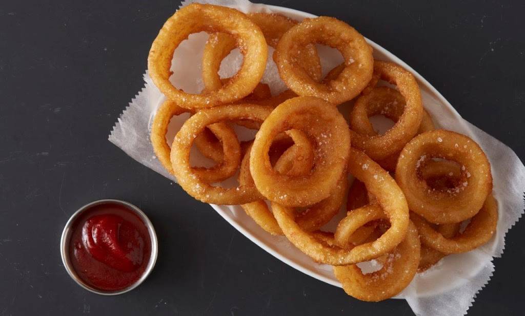 Wings Over Milwaukee | restaurant | 1434 E Brady St, Milwaukee, WI 53202, USA | 4142789464 OR +1 414-278-9464