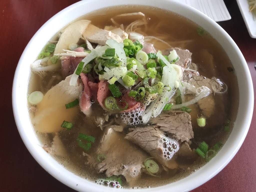 Made Pho You | restaurant | 130 Queenston Rd, Hamilton, ON L8K 1G6, Canada | 9055490393 OR +1 905-549-0393