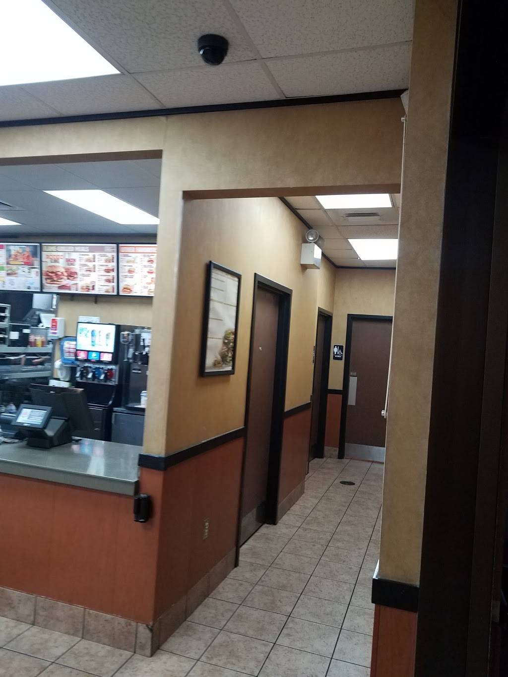 Burger King | restaurant | 3129 N University St, Peoria, IL 61604, USA | 3096867139 OR +1 309-686-7139
