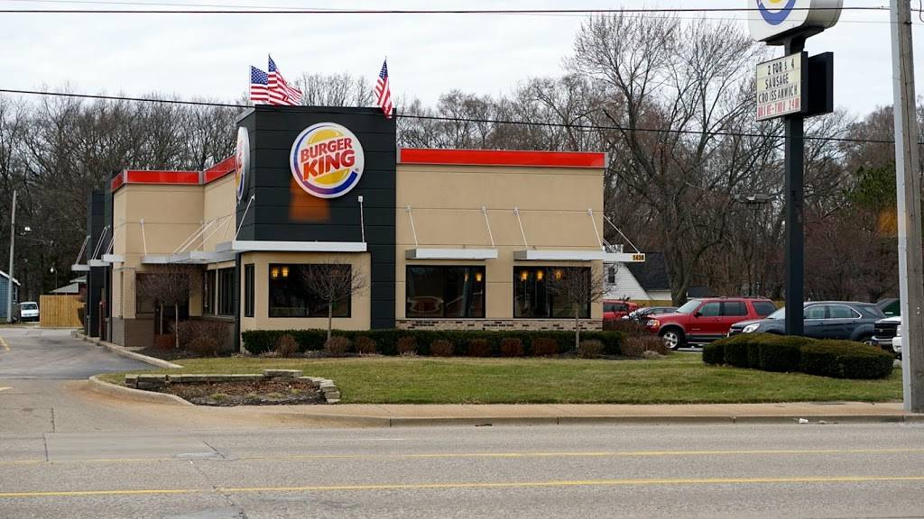 Burger King | restaurant | 1436 Apple Ave, Muskegon, MI 49442, USA | 2317739321 OR +1 231-773-9321