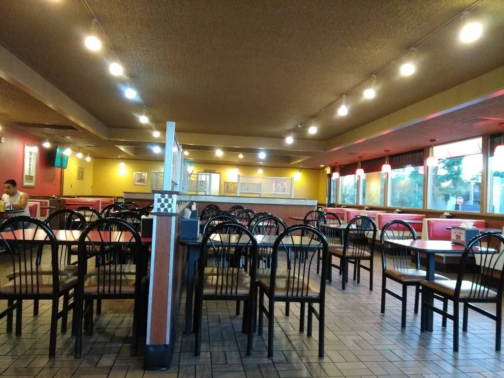 Carls Jr. | restaurant | 1352 S Gilbert Rd, Mesa, AZ 85204, USA | 4808924793 OR +1 480-892-4793