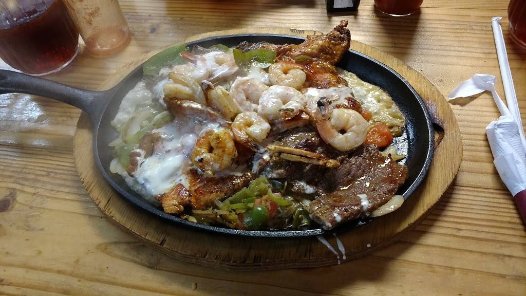 El Rancho | restaurant | 7300 Washington Ave, Ocean Springs, MS 39564, USA | 2282072485 OR +1 228-207-2485