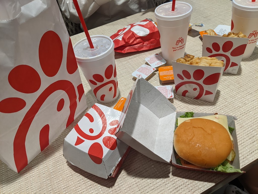 Chick-fil-A | restaurant | 5300 I-35 Suite 171, Laredo, TX 78041, USA | 9567222328 OR +1 956-722-2328