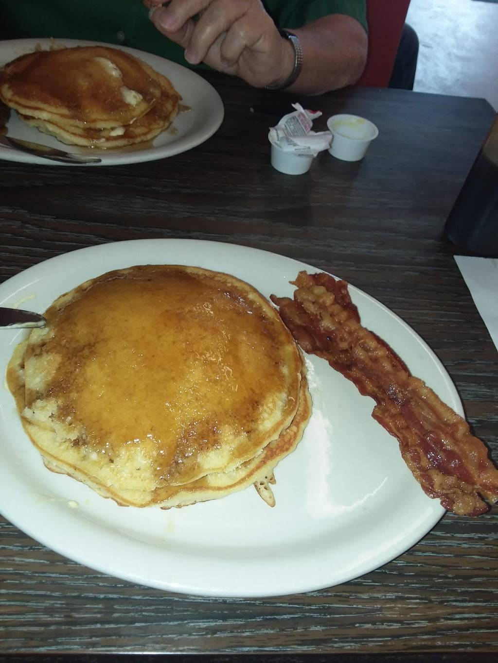 Annes Diner | restaurant | 2571 TN-6, Leoma, TN 38468, USA | 9318522038 OR +1 931-852-2038