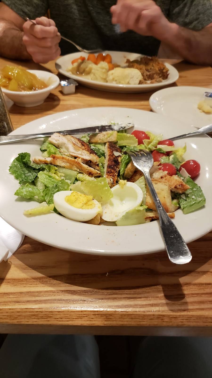 Cracker Barrel Old Country Store | restaurant | 3820 Wards Rd, Lynchburg, VA 24502, USA | 4345821940 OR +1 434-582-1940