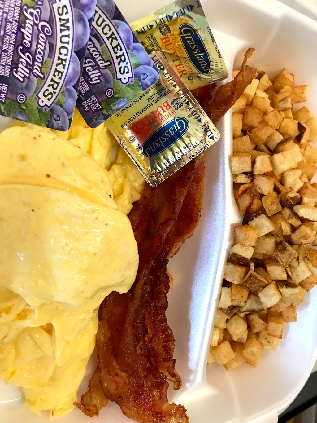 Big Red Truck | restaurant | 821 Bayshore Dr, Niceville, FL 32578, USA | 8507371185 OR +1 850-737-1185