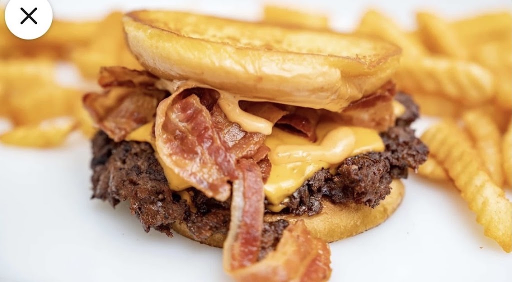 Inside-Out Burgers | restaurant | 1560 S Lewis St, Anaheim, CA 92805, USA | 9514636468 OR +1 951-463-6468