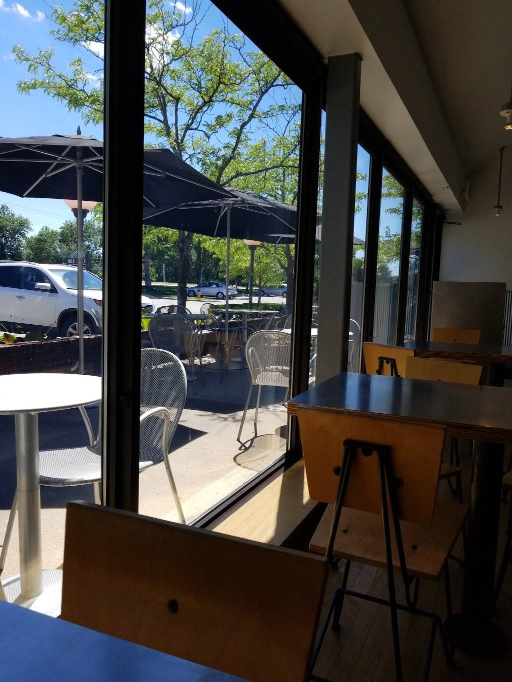 Chipotle Mexican Grill | restaurant | 9900 College Blvd, Overland Park, KS 66210, USA | 9134696620 OR +1 913-469-6620