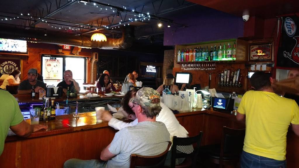 CDB Pizza & Italian Restaurant | restaurant | 5104 E Fowler Ave, Temple Terrace, FL 33617, USA | 8139851336 OR +1 813-985-1336