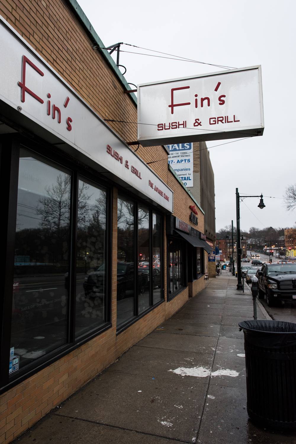 Fins Sushi & Grill | restaurant | 354 Chestnut Hill Ave, Brighton, MA 02135, USA | 6177310018 OR +1 617-731-0018