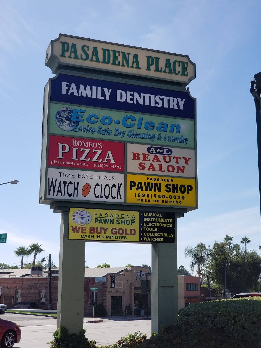 Romeos Pizza | meal delivery | 2700 E Colorado Blvd, Pasadena, CA 91107, USA | 6267954591 OR +1 626-795-4591