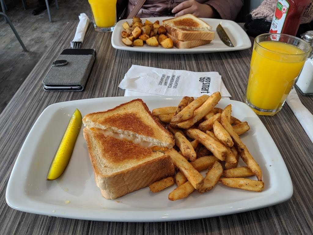 Eggsmart | restaurant | 4695 Yonge St, North York, ON M2N 5M3, Canada | 6477485584 OR +1 647-748-5584