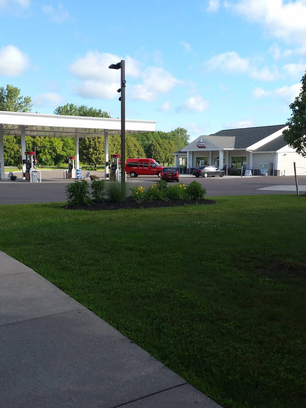 Stewarts Shops | meal takeaway | 120 Oswego St, Baldwinsville, NY 13027, USA | 3156351059 OR +1 315-635-1059