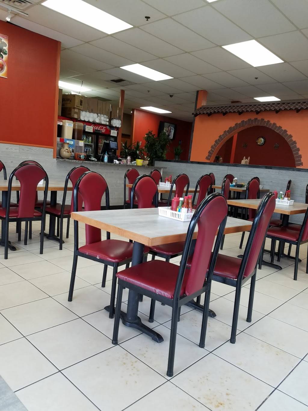 La Tovara | restaurant | 1032 N Pacific Hwy, Woodburn, OR 97071, USA | 5039020661 OR +1 503-902-0661