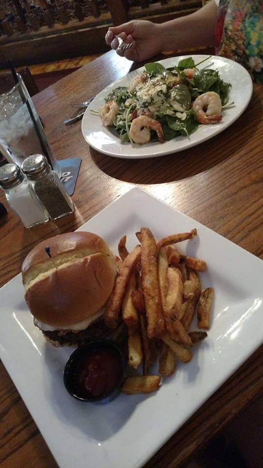 River Town Grill | restaurant | 10 Tiber Way, Marietta, OH 45750, USA | 7403743007 OR +1 740-374-3007