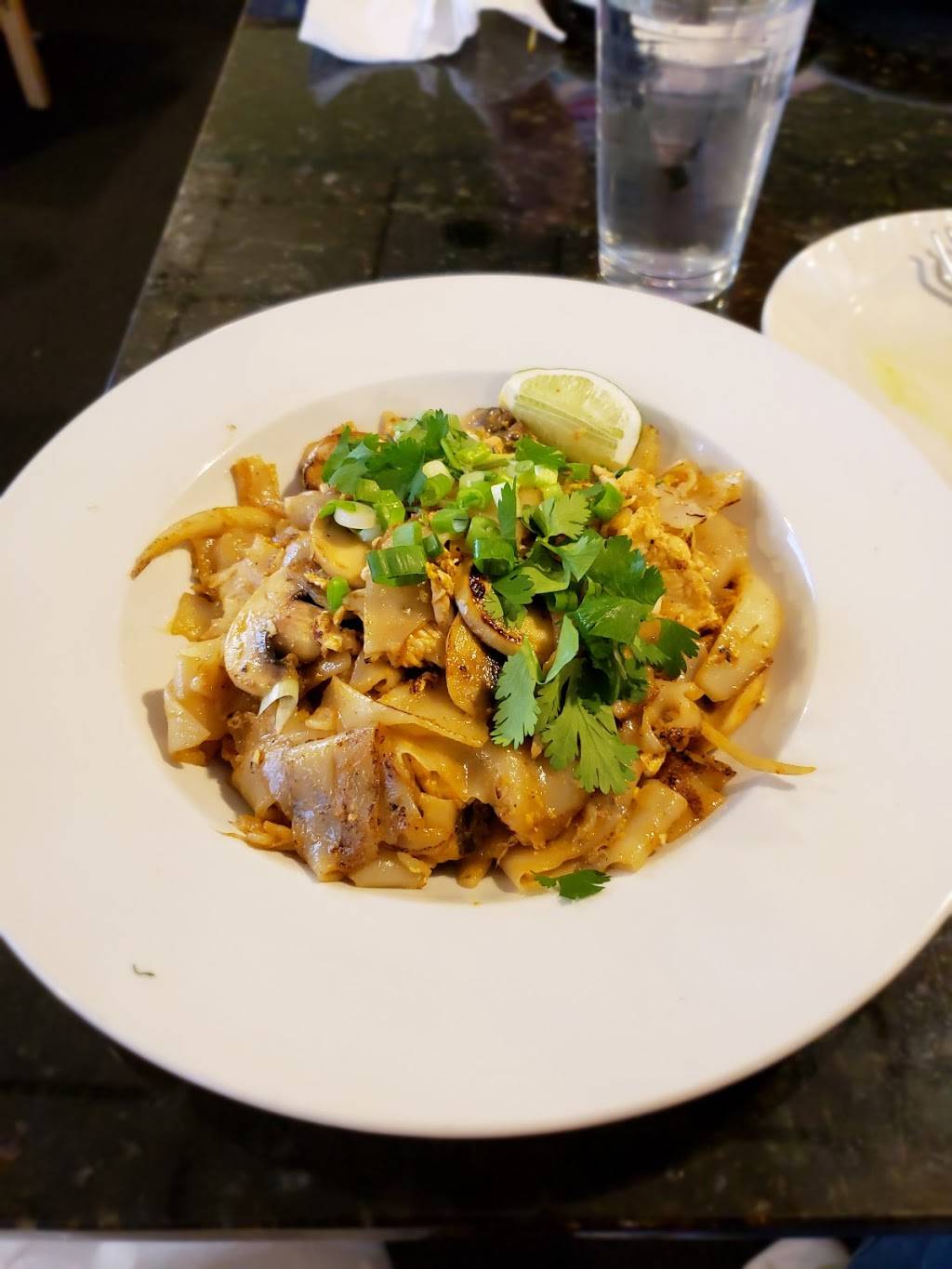 Rosded Too Thai | restaurant | 9510 Waukegan Rd, Morton Grove, IL 60053, USA | 8479655561 OR +1 847-965-5561