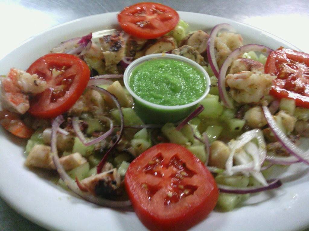 Variedad De Pupusas | restaurant | 401 W Pacific Coast Hwy, Wilmington, CA 90744, USA | 3109520222 OR +1 310-952-0222