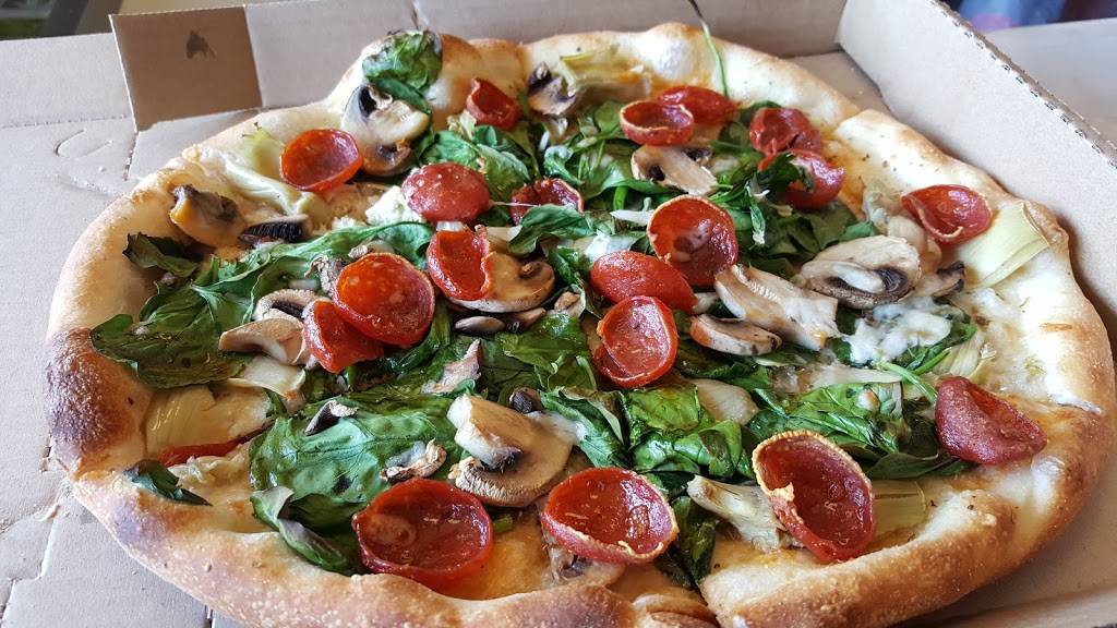 Luccis Place | restaurant | 405 E Main St, Kent, OH 44240, USA | 3306739833 OR +1 330-673-9833