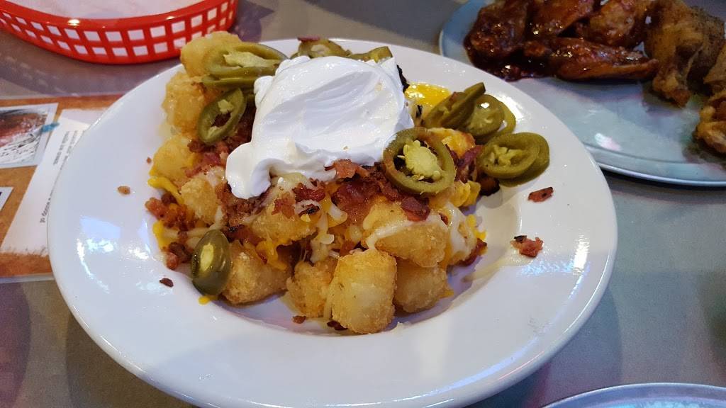 Pluckers Wing Bar | restaurant | 7101 W, TX-71 Ste E19, Austin, TX 78735, USA | 7372019464 OR +1 737-201-9464