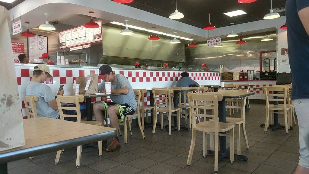 Five Guys | meal takeaway | 2300 Hennepin Ave S, Minneapolis, MN 55405, USA | 6122249161 OR +1 612-224-9161