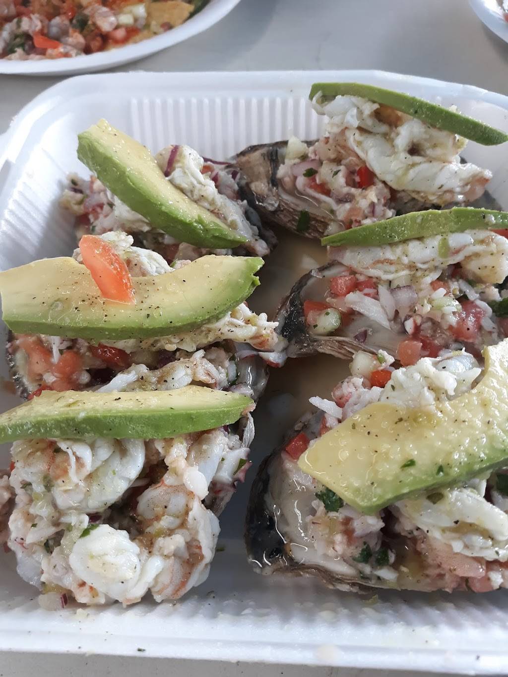 El Peri Mariscos | restaurant | 7701 S Central Ave, Los Angeles, CA 90001, USA | 3232520155 OR +1 323-252-0155
