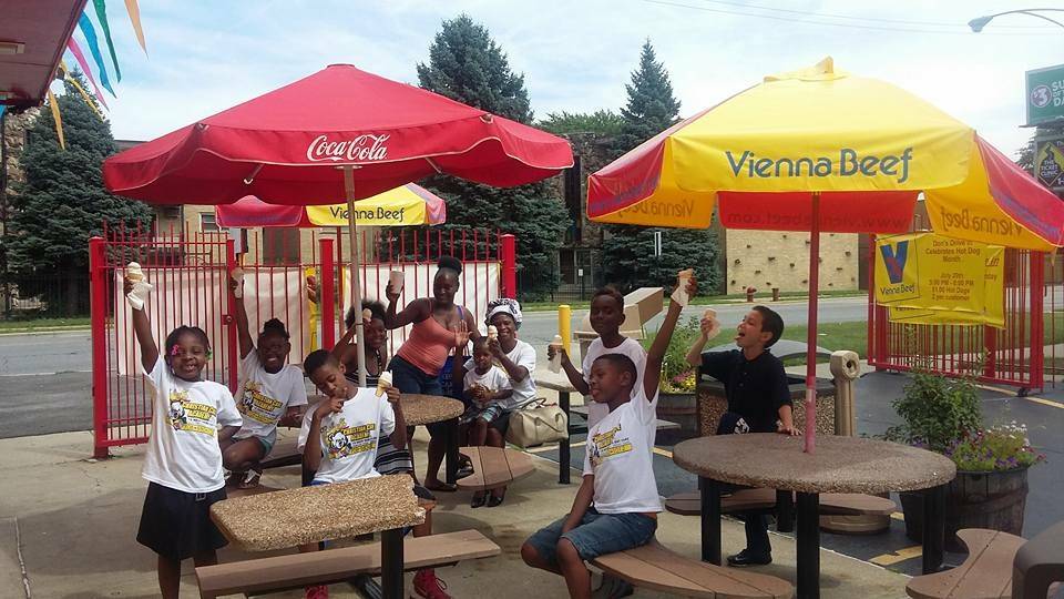 Dons Drive-In Restaurant | restaurant | 7748 S Kedzie Ave, Chicago, IL 60652, USA | 7734769392 OR +1 773-476-9392