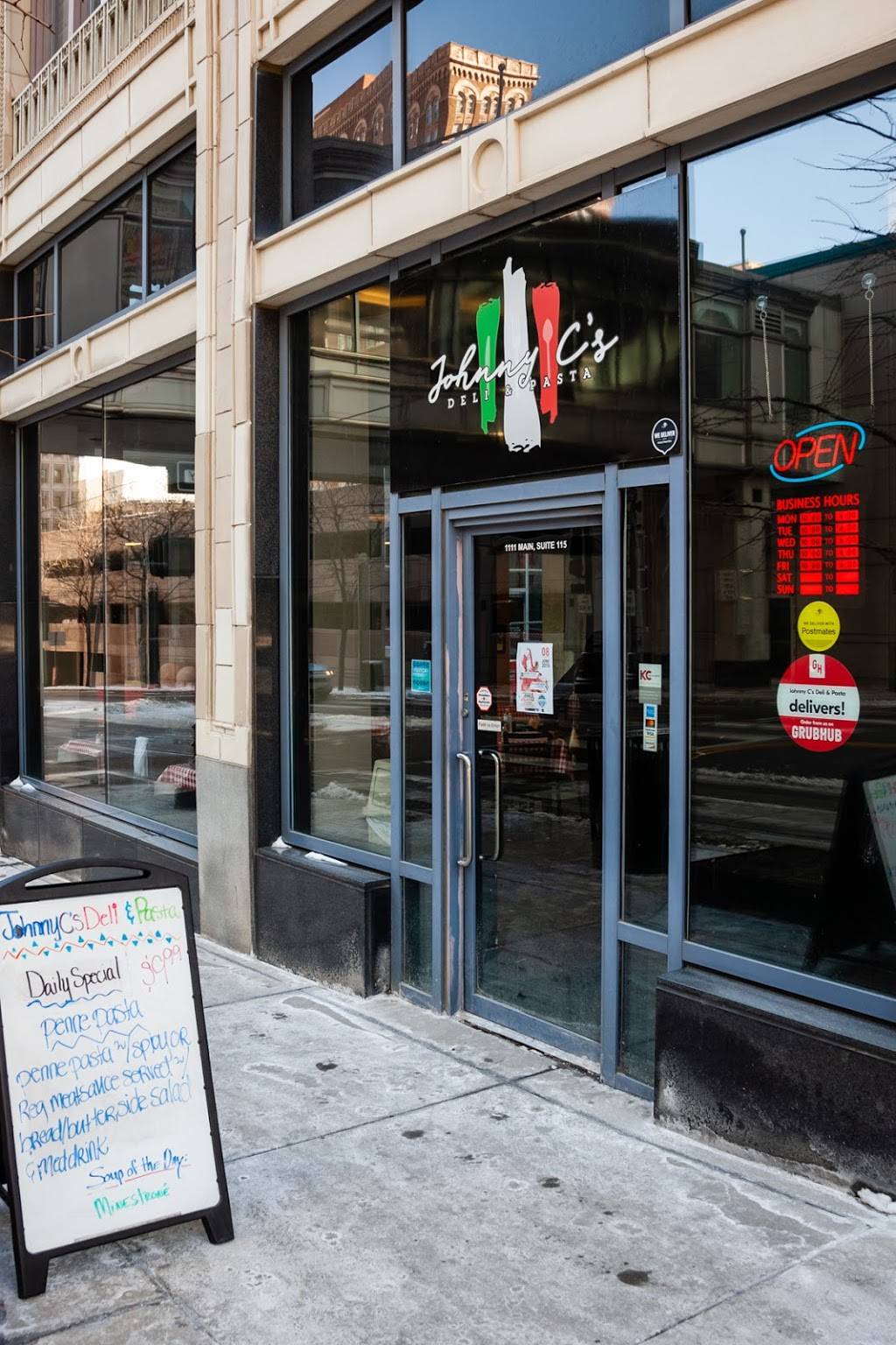 Johnny Cs Deli & Pasta | Kansas City Sandwich Shop | Fast Casua | restaurant | 1111 Main St #115, Kansas City, MO 64105, USA | 8168328831 OR +1 816-832-8831