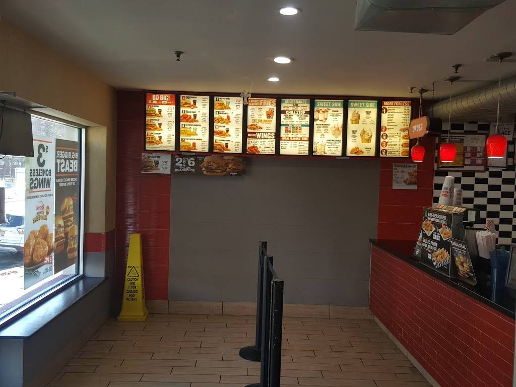 Checkers | restaurant | 133-18 Guy R Brewer Blvd, Jamaica, NY 11433, USA | 7184135599 OR +1 718-413-5599