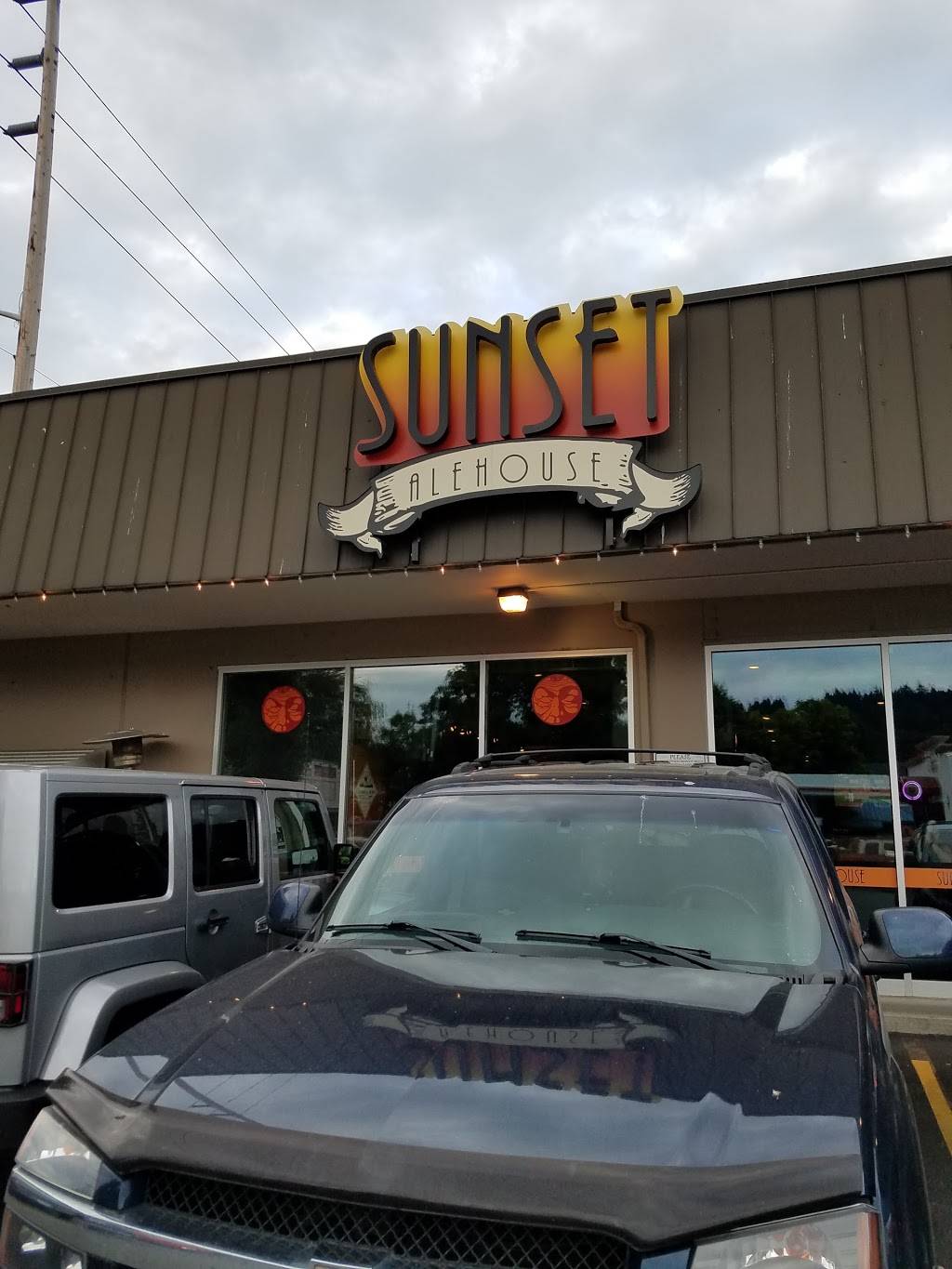 Sunset Alehouse | restaurant | 20 Front St S, Issaquah, WA 98027, USA | 4253918395 OR +1 425-391-8395