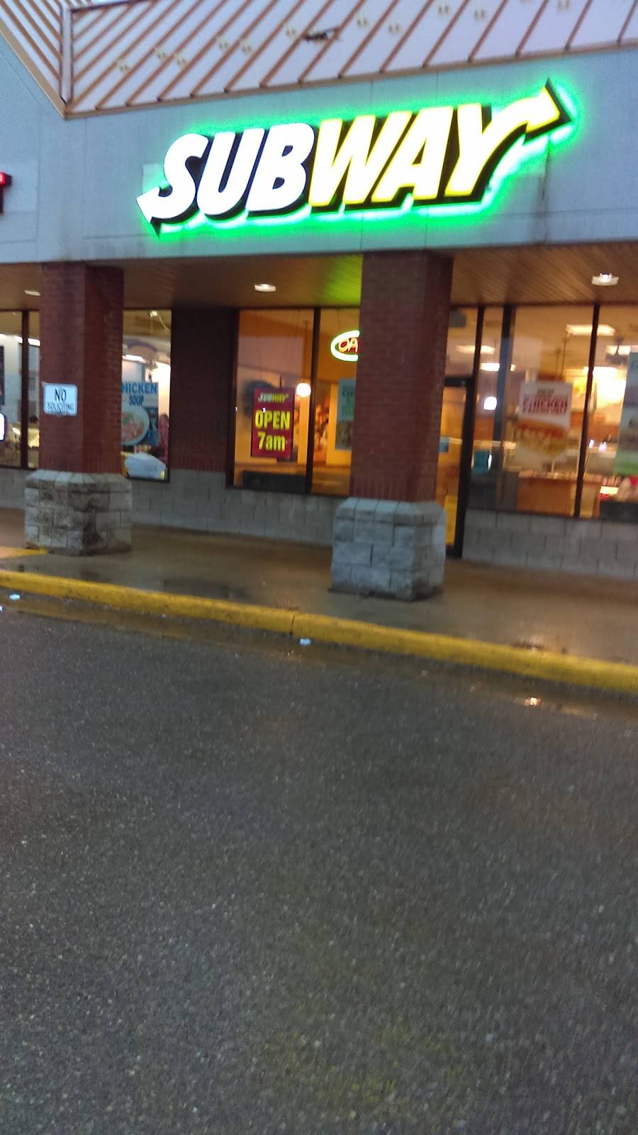 Subway | restaurant | 9117 Joseph Campau Ave, Hamtramck, MI 48212, USA | 3138724444 OR +1 313-872-4444