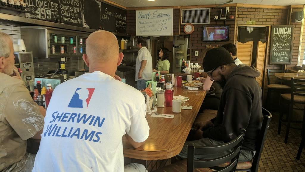 Montys Grill | restaurant | 28300 Woodward Ave, Royal Oak, MI 48067, USA | 2485474151 OR +1 248-547-4151