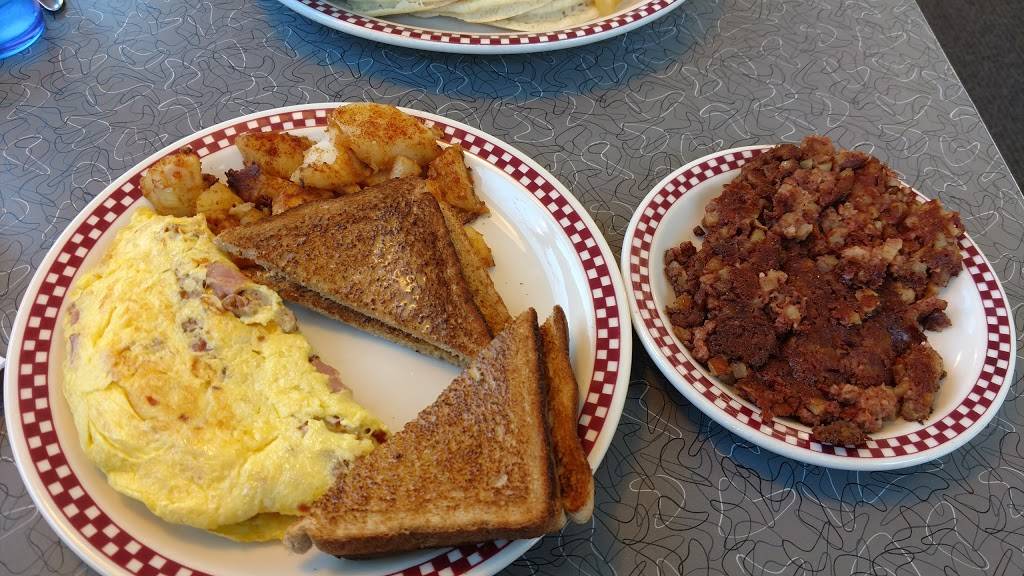 A&W Restaurant | restaurant | 2208 U.S. 9, Lake George, NY 12845, USA | 5186684681 OR +1 518-668-4681