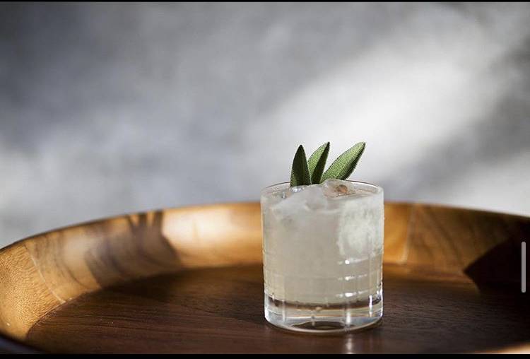 Ivy Kitchen and Cocktails | restaurant | 9215 E Jefferson Ave, Detroit, MI 48214, USA | 3133320607 OR +1 313-332-0607