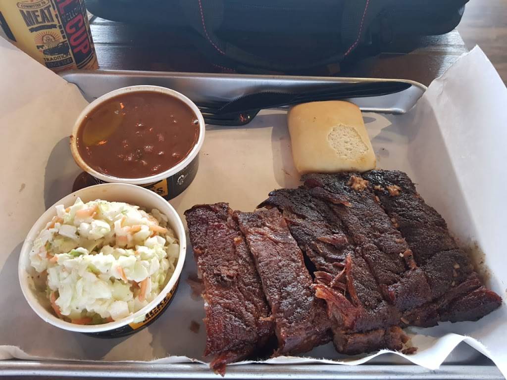 Dickeys Barbecue Pit | restaurant | 27120 Fulshear Bend Dr Suite 400, Katy, TX 77494, USA | 8327577412 OR +1 832-757-7412