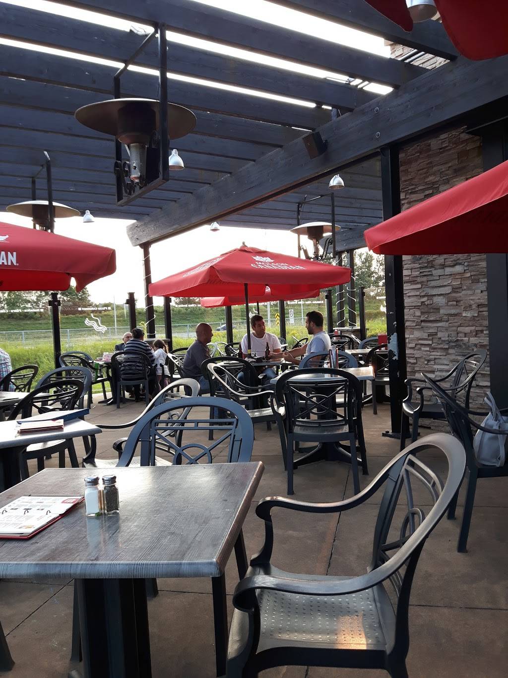 Boston Pizza | restaurant | 5840 Boulevard Robert-Bourassa, Laval, QC H7E 0A5, Canada | 4506644660 OR +1 450-664-4660