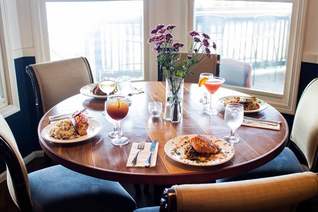 Bay Voyage Restaurant | restaurant | 150 Conanicus Ave, Jamestown, RI 02835, USA | 4015607979 OR +1 401-560-7979